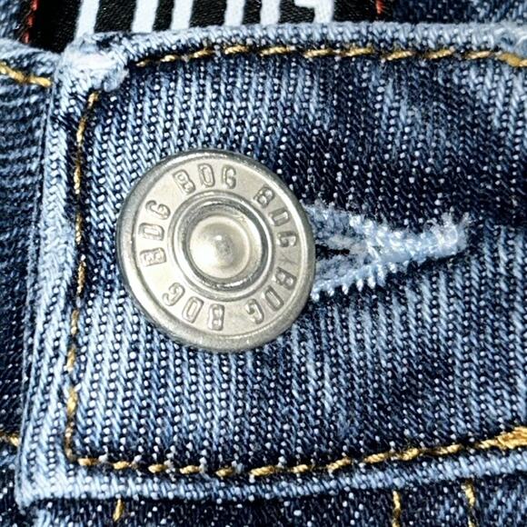 Woman’s BDG Mom Frayed Hem Jeans Size 25 - Picture 4 of 11